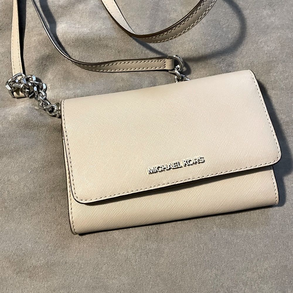 Crossbody purse